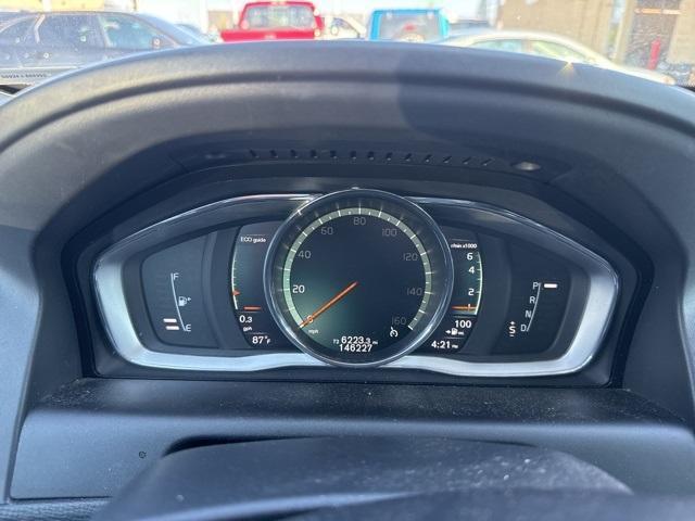 Photo of 2017 Bright Silver Metallic Volvo XC60