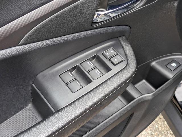 Photo of 2024 Black Honda Ridgeline