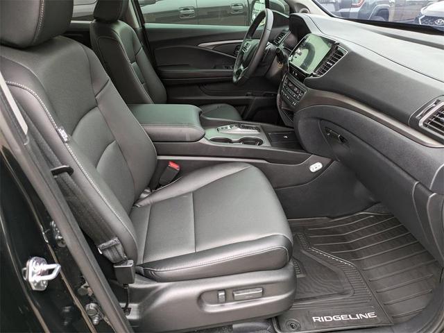 Photo of 2024 Black Honda Ridgeline