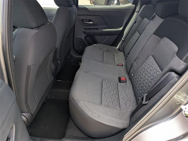 Photo of 2025 2t Gun Blk Roof Nissan Kicks