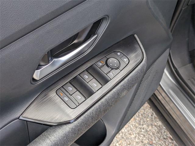 Photo of 2025 2t Gun Blk Roof Nissan Kicks