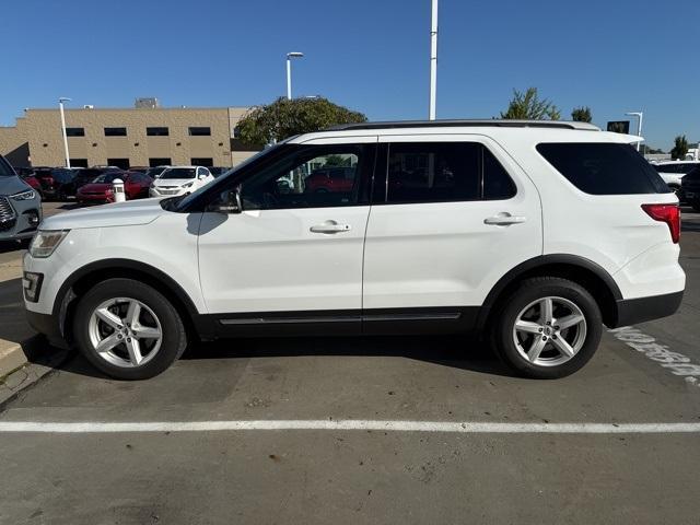 Photo of 2017 Oxford White Ford Explorer