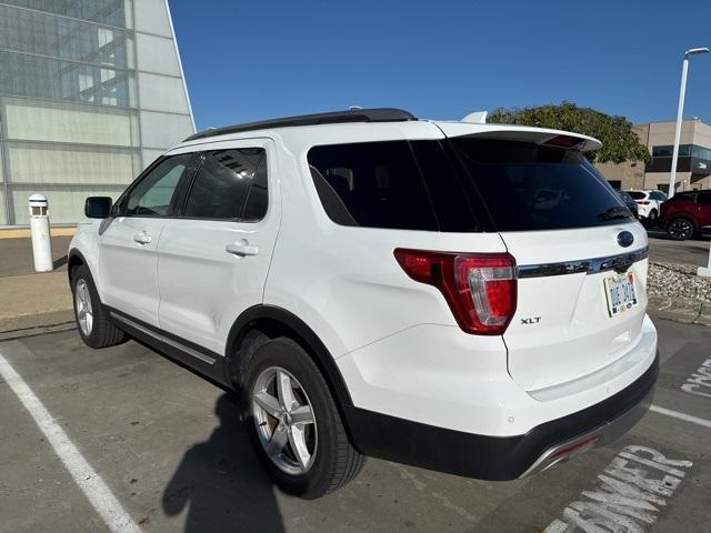 Photo of 2017 Oxford White Ford Explorer