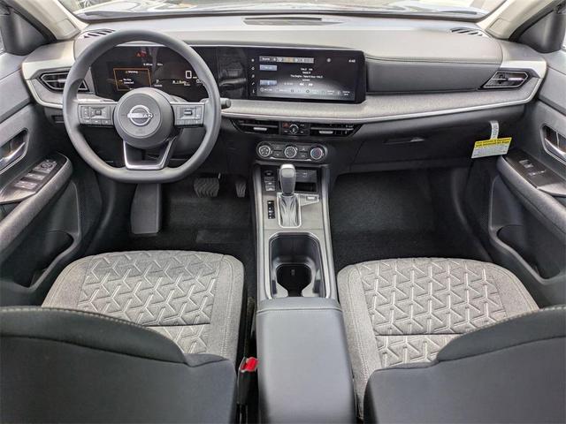 Photo of 2025 2t Gun Red Roof Nissan Kicks