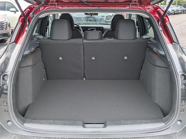 Photo of 2025 2t Gun Red Roof Nissan Kicks