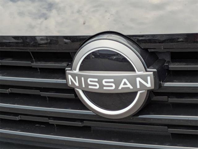 Photo of 2025 2t Gun Red Roof Nissan Kicks