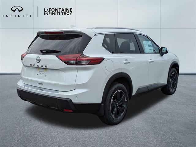 Photo of 2025 Everest White P Nissan Rogue