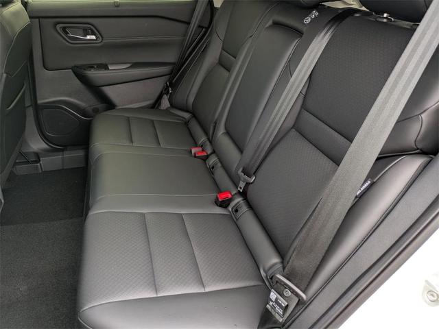 Photo of 2025 Everest White P Nissan Rogue