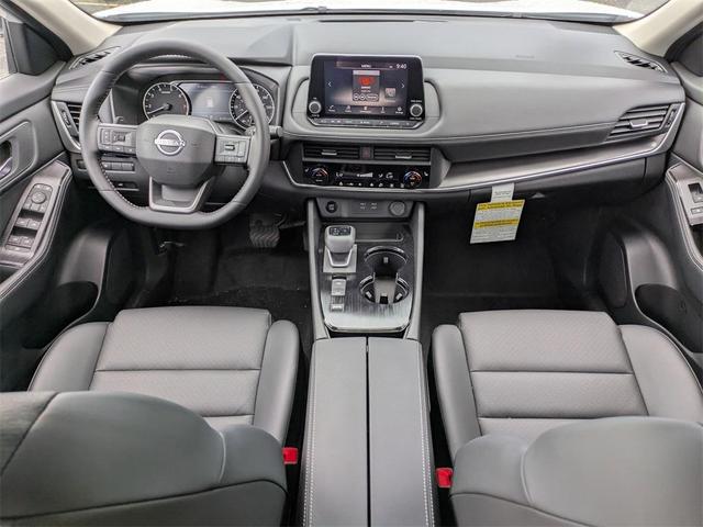 Photo of 2025 Everest White P Nissan Rogue