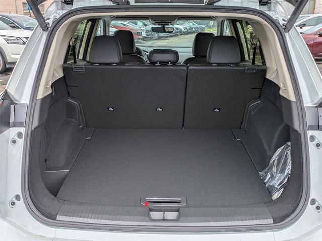 Photo of 2025 Everest White P Nissan Rogue