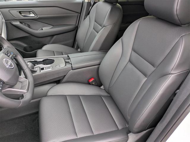 Photo of 2025 Everest White P Nissan Rogue