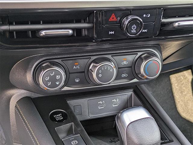 Photo of 2025 Gun Metallic Nissan Kicks