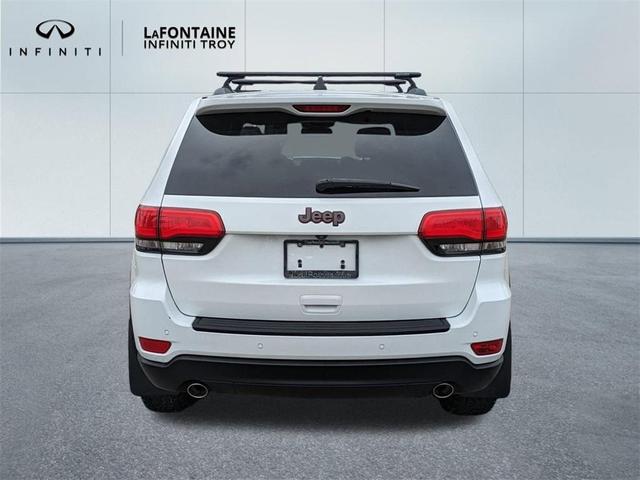 Photo of 2014 Bright White Clearcoat Jeep Grand Cherokee
