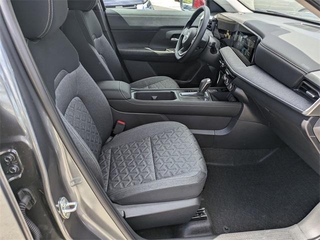 Photo of 2025 2t Gun Red Roof Nissan Kicks