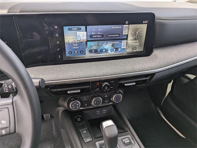 Photo of 2025 2t Gun Red Roof Nissan Kicks