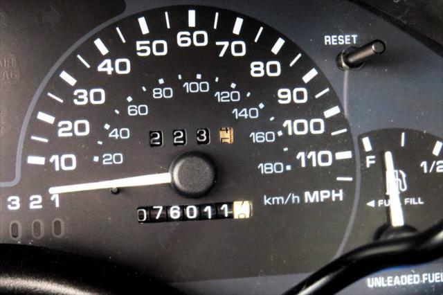 Photo of 1997 Bright Red Oldsmobile Cutlass Supreme