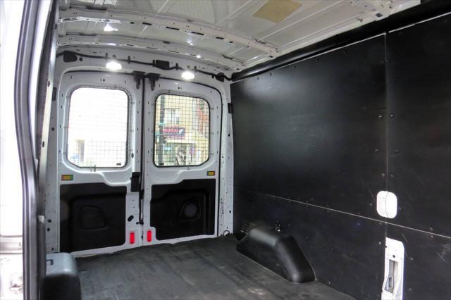 Photo of 2020 Oxford White Ford Transit-250