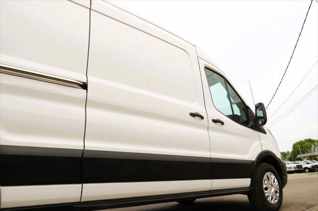 Photo of 2020 Oxford White Ford Transit-250