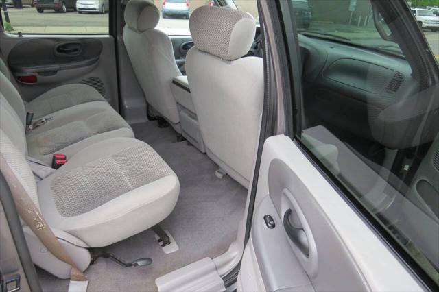 Photo of 2002 Gray Ford F-150