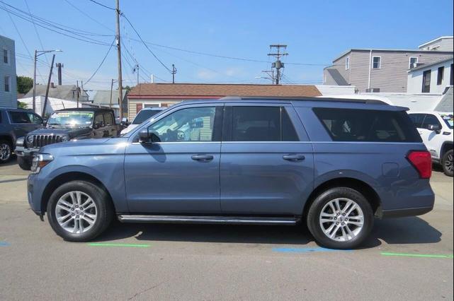 Photo of 2022 Blue Ford Expedition Max