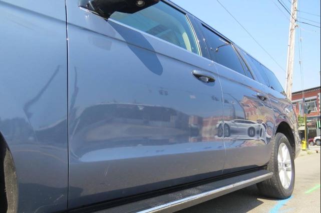 Photo of 2022 Blue Ford Expedition Max
