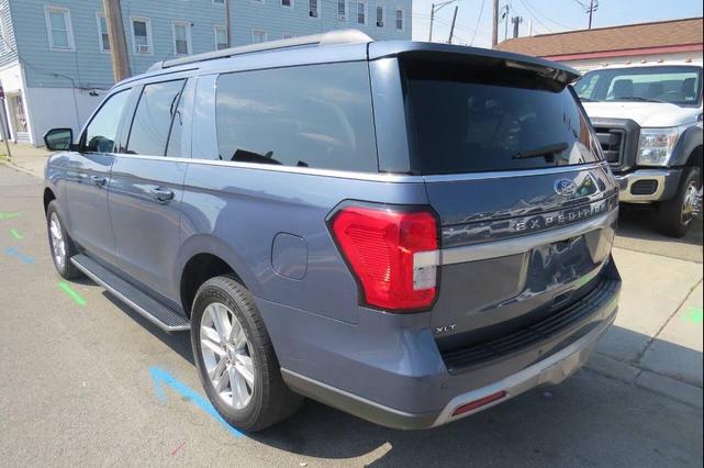 Photo of 2022 Blue Ford Expedition Max