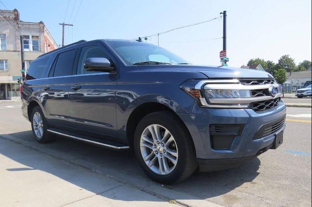 Photo of 2022 Blue Ford Expedition Max