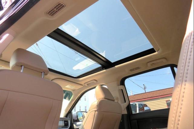 Photo of 2022 Blue Ford Expedition Max