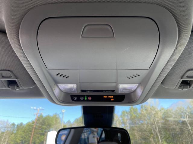 Photo of 2019 White Chevrolet Equinox