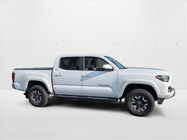 Photo of 2018 Super White Toyota Tacoma