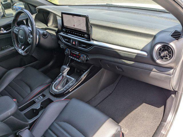 Photo of 2023 Snow White Pearl Kia Forte