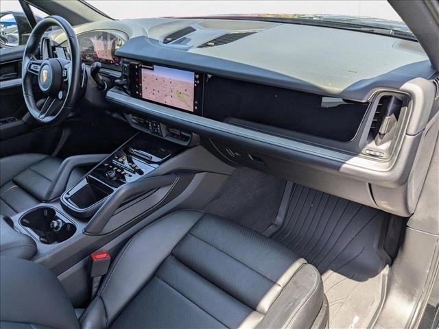 Photo of 2024 Chromite Black Metallic Porsche Cayenne