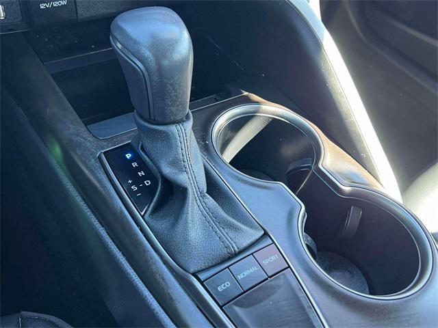 Photo of 2024 Midnight Black Metallic Toyota Camry