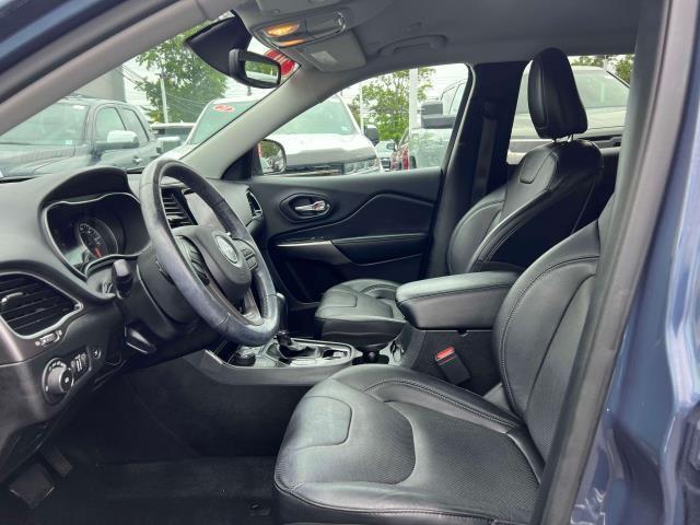Photo of 2020 Slate Blue Pearlcoat Jeep Cherokee