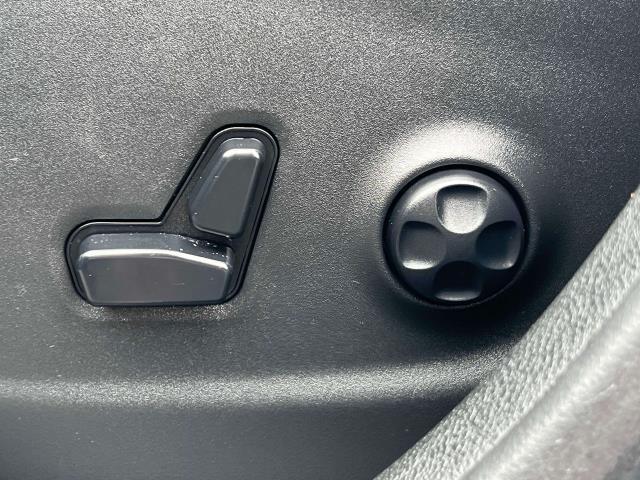 Photo of 2020 Slate Blue Pearlcoat Jeep Cherokee