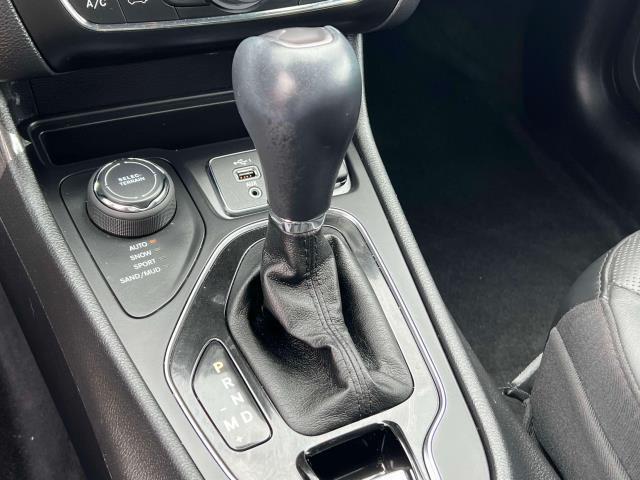 Photo of 2020 Slate Blue Pearlcoat Jeep Cherokee