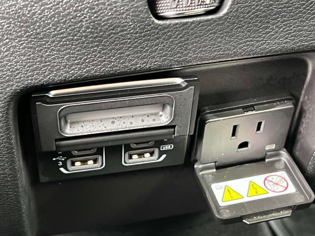Photo of 2020 Slate Blue Pearlcoat Jeep Cherokee