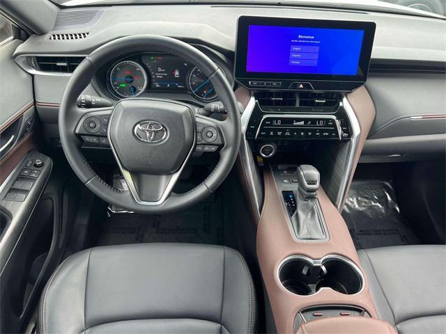 Photo of 2024 Wind Chill Pearl Toyota Venza