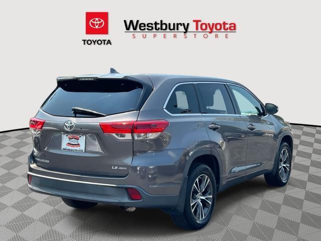 Photo of 2018 Predawn Gray Mica Toyota Highlander