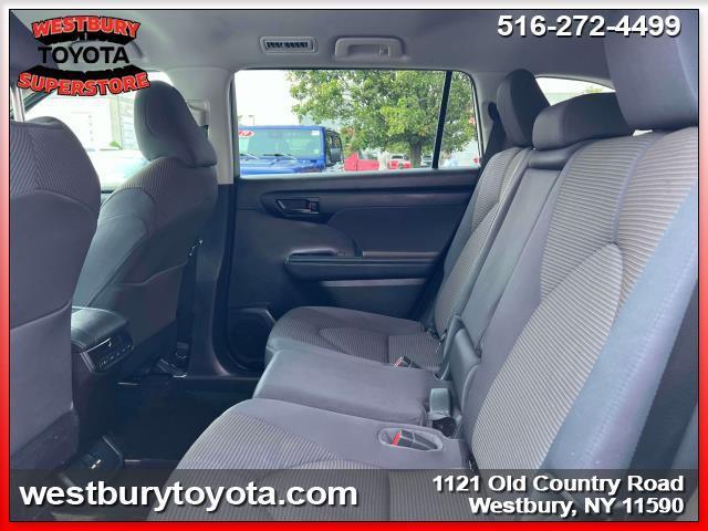 Photo of 2021 Blizzard Pearl Toyota Highlander