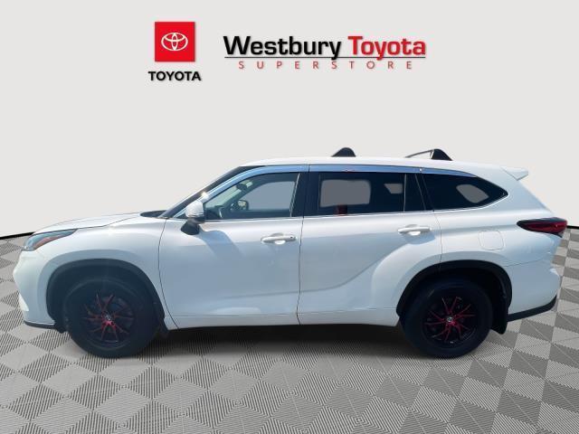 Photo of 2021 Blizzard Pearl Toyota Highlander
