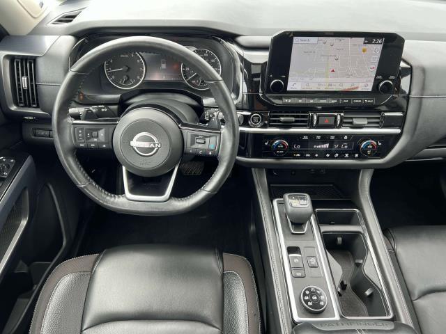 Photo of 2022 Solid Gray/Super Black Nissan Pathfinder