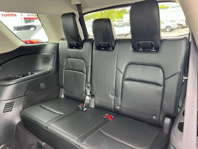Photo of 2022 Solid Gray/Super Black Nissan Pathfinder