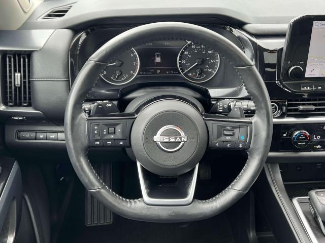 Photo of 2022 Solid Gray/Super Black Nissan Pathfinder