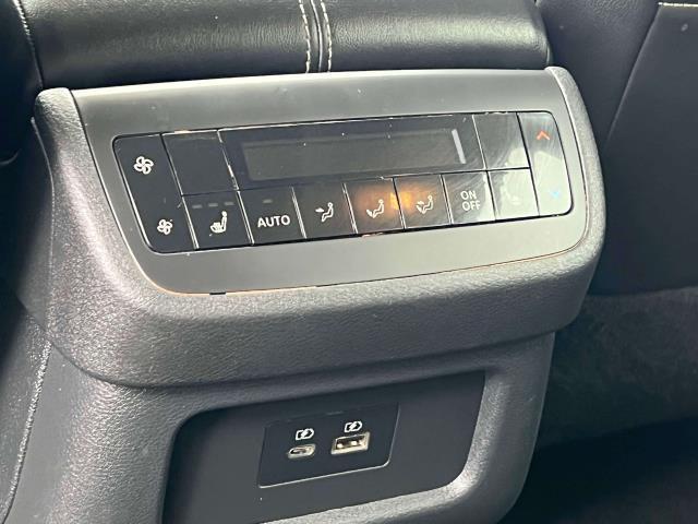 Photo of 2022 Solid Gray/Super Black Nissan Pathfinder