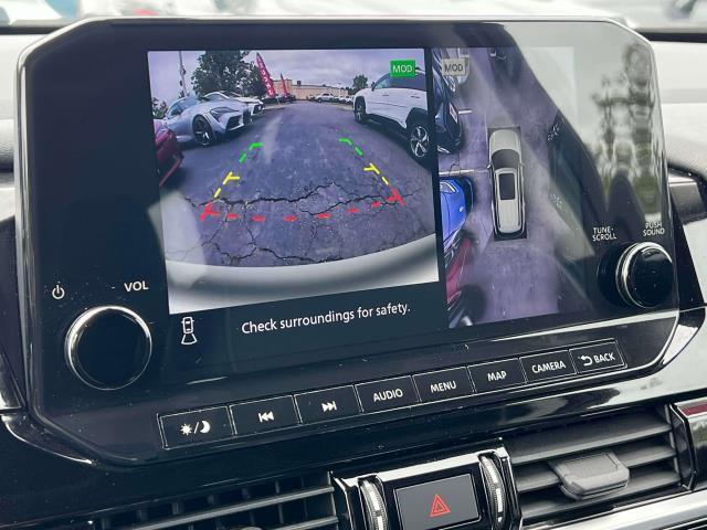 Photo of 2022 Solid Gray/Super Black Nissan Pathfinder