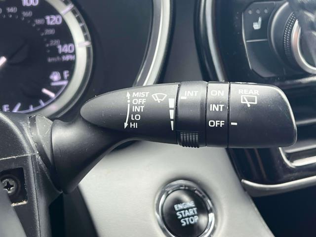 Photo of 2023 Wind Chill Pearl Toyota Highlander