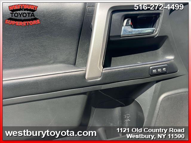 Photo of 2021 Blizzard Pearl Toyota 4Runner