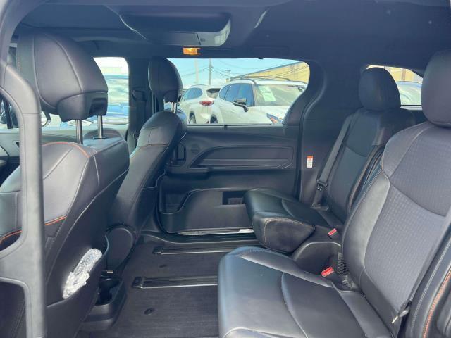 Photo of 2022 Midnight Black Metallic Toyota Sienna