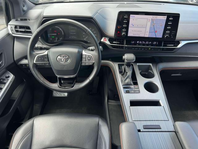 Photo of 2022 Midnight Black Metallic Toyota Sienna
